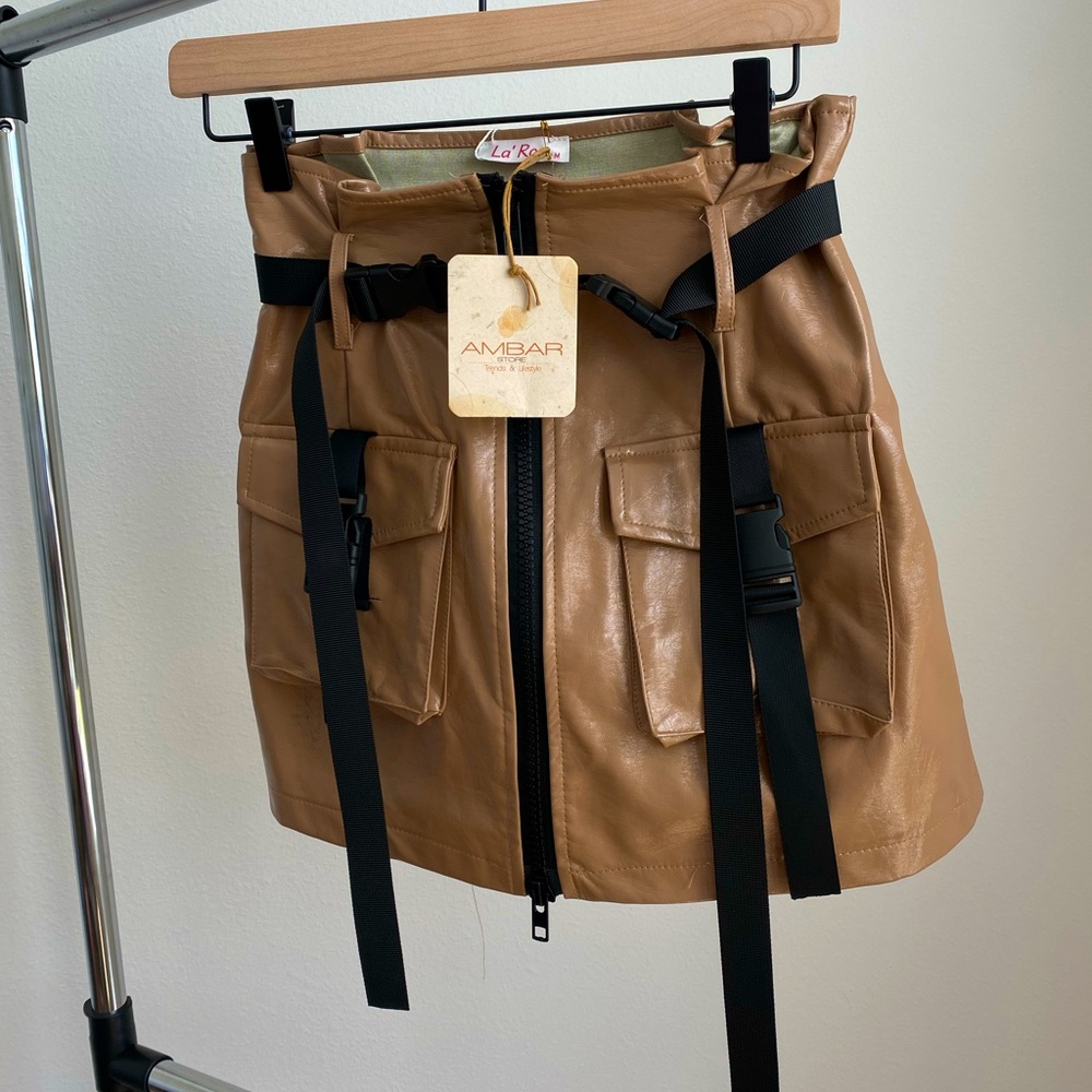 Nude mini skirt